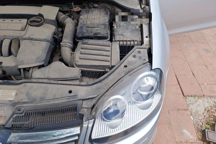 Used Volkswagen Sagitar 2011 1.6L Automatic Special Edition Engine Bay Left
