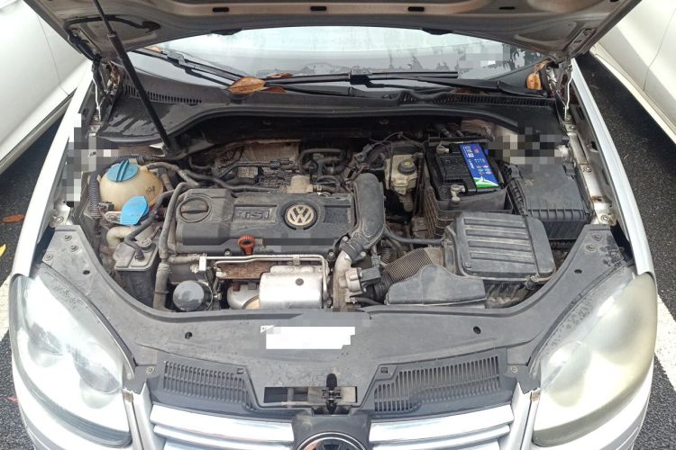 Used Volkswagen Sagitar 2011 1.4 TSI Automatic Luxury Edition Engine Bay