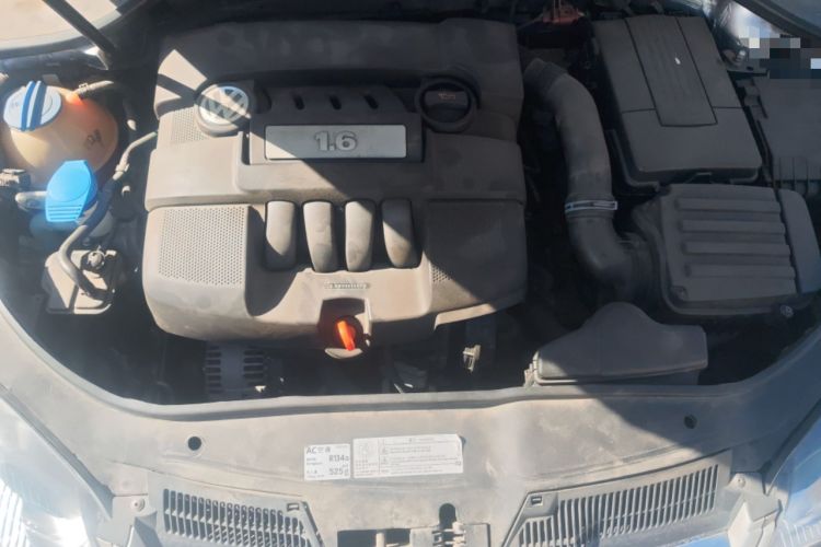 Used Volkswagen Sagitar 2011 1.6L Automatic Comfort Edition Engine Bay