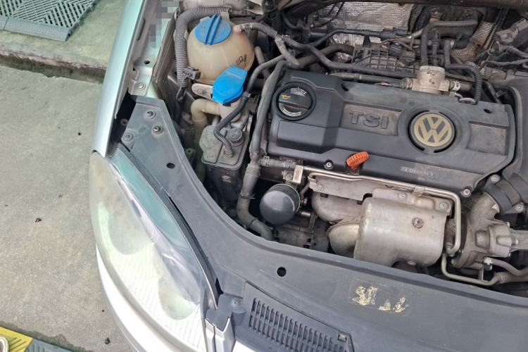 Used Volkswagen Sagitar 2011 1.4 TSI Automatic Tech Model Engine Bay Right