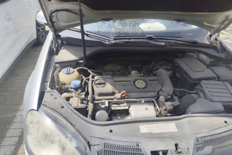 Used Volkswagen Sagitar 2011 1.4 TSI Automatic Tech Model Engine Bay Right