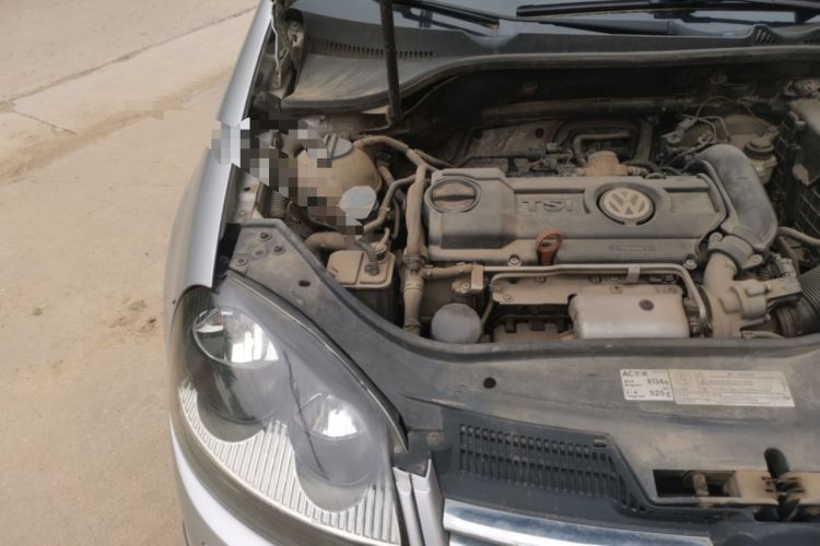 Used Volkswagen Sagitar 2011 1.4 TSI Automatic Luxury Edition Engine Bay Right
