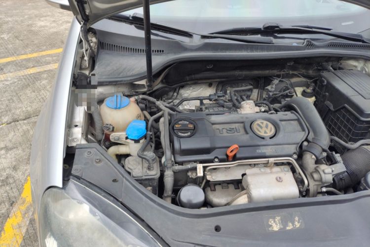 Used Volkswagen Sagitar 2011 1.4 TSI Automatic Tech Model Engine Bay Right