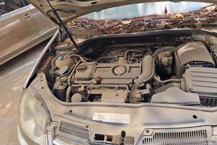 Used Volkswagen Sagitar 2011 1.4 TSI Manual Tech Model Engine Bay Right