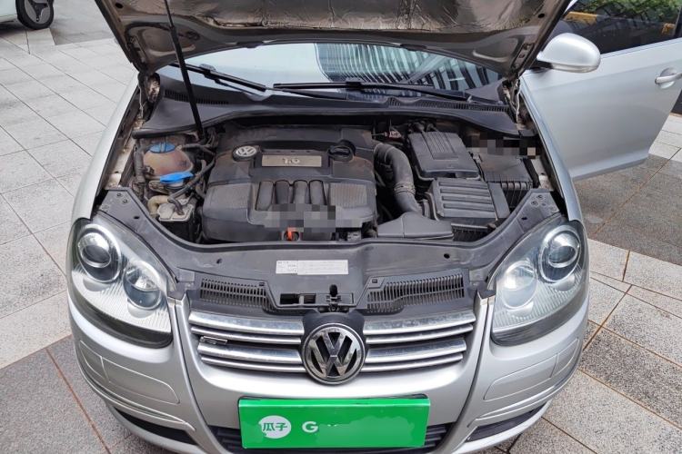 Used Volkswagen Sagitar 2011 1.6L Automatic Special Edition Engine Bay
