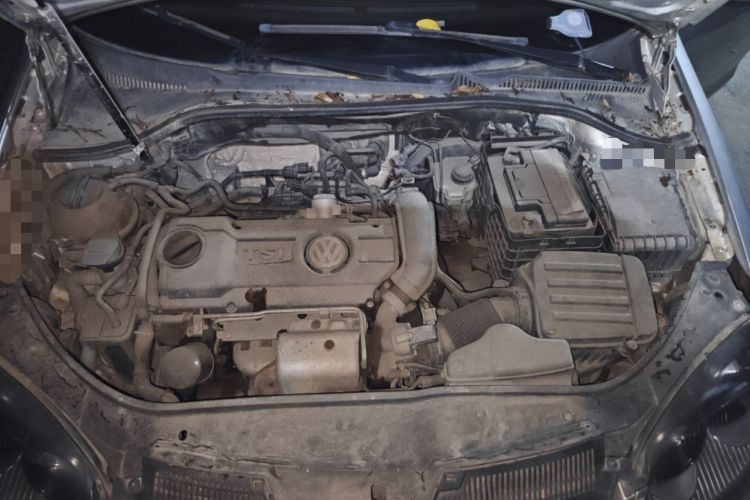 Used Volkswagen Sagitar 2011 1.4 TSI Automatic Luxury Edition Engine Bay