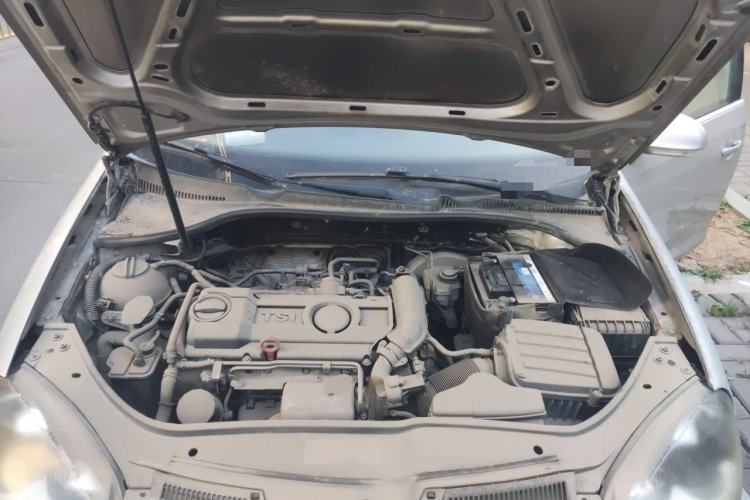 Used Volkswagen Sagitar 2011 1.4 TSI Manual Luxury Edition Engine Bay