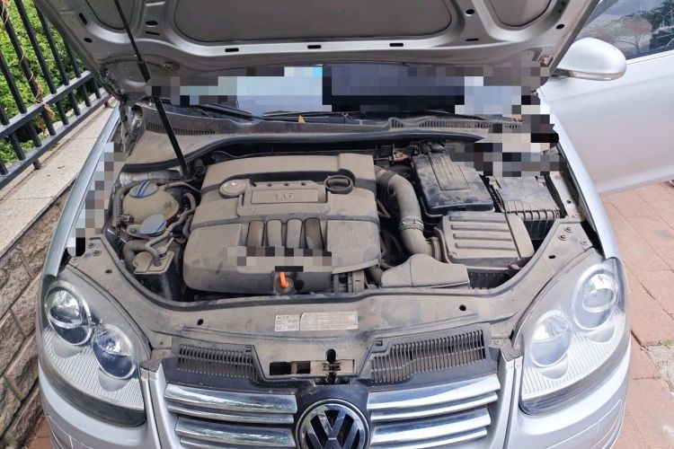 Used Volkswagen Sagitar 2011 1.6L Automatic Special Edition Engine Bay