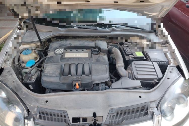 Used Volkswagen Sagitar 2011 1.6L Manual Comfort Version Engine Bay