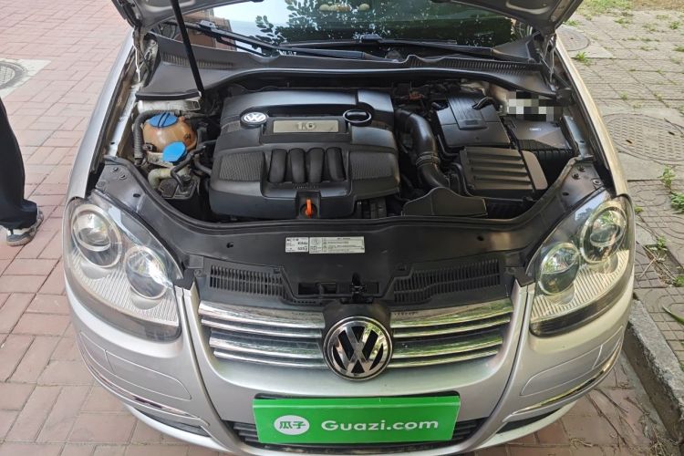 Used Volkswagen Sagitar 2011 1.6L Automatic Special Edition Engine Bay