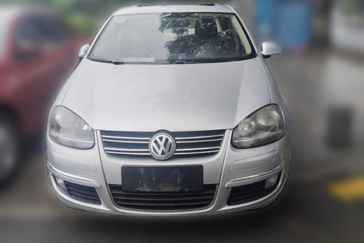 Used Volkswagen Sagitar 2011 1.6L Manual Comfort Version Front