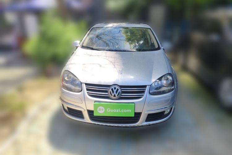 Used Volkswagen Sagitar 2011 1.6L Manual Comfort Version Front