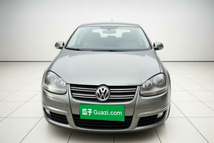 Used Volkswagen Sagitar 2011 1.6L Automatic Fashion Edition Front