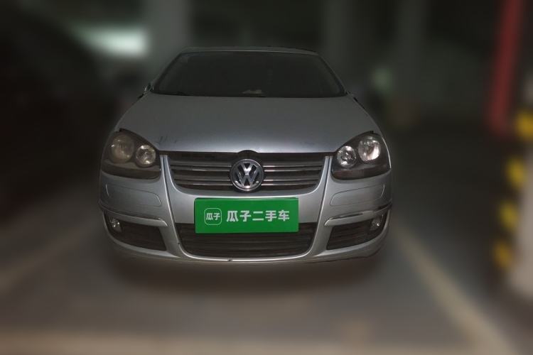 Used Volkswagen Sagitar 2011 1.6L Manual Fashion Edition Front