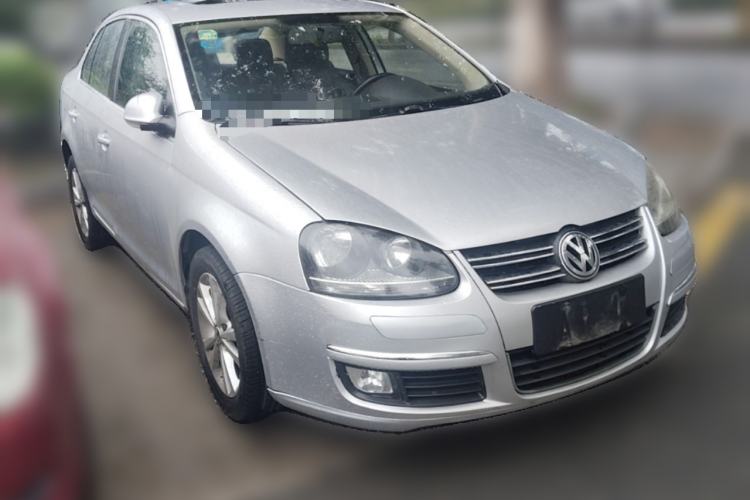 Used Volkswagen Sagitar 2011 1.6L Manual Comfort Version Front Right 45 Deg