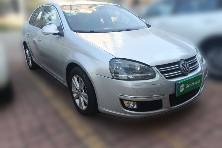 Used Volkswagen Sagitar 2011 1.6L Automatic Comfort Edition Front Right 45 Deg
