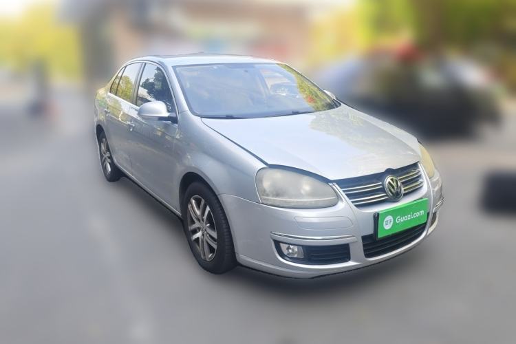 Used Volkswagen Sagitar 2011 1.6L Automatic Fashion Edition Front Right 45 Deg