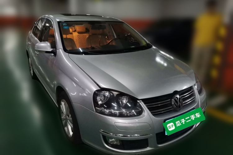 Used Volkswagen Sagitar 2011 1.4 TSI Automatic Luxury Edition Front Right 45 Deg