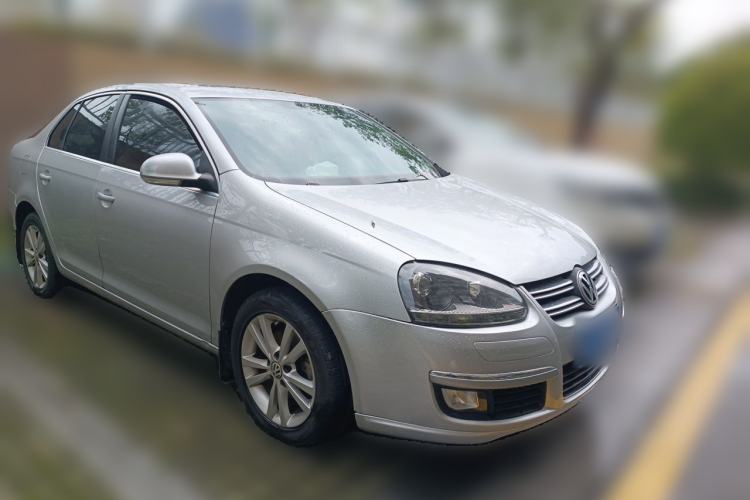 Used Volkswagen Sagitar 2011 1.4 TSI Automatic Luxury Edition Front Right 45 Deg