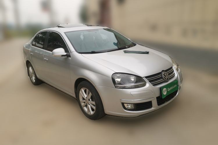 Used Volkswagen Sagitar 2011 1.4 TSI Automatic Luxury Edition Front Right 45 Deg