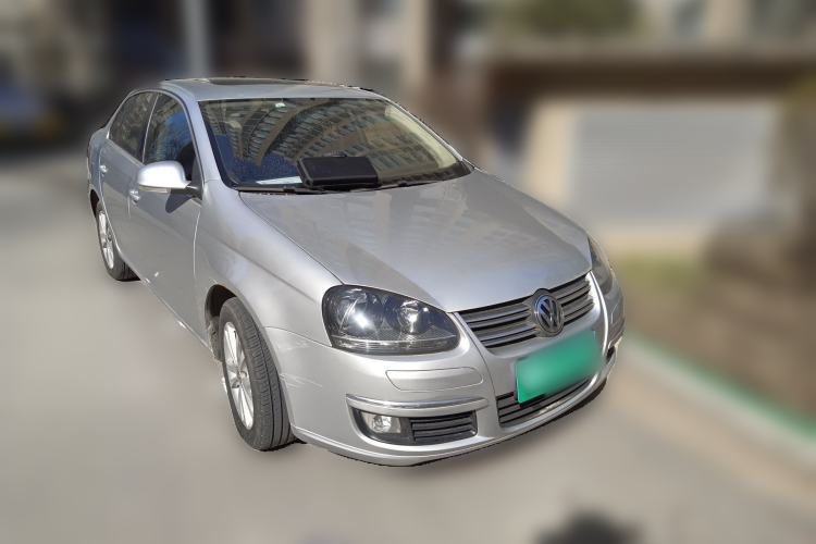 Used Volkswagen Sagitar 2011 1.6L Manual Fashion Edition Front Right 45 Deg