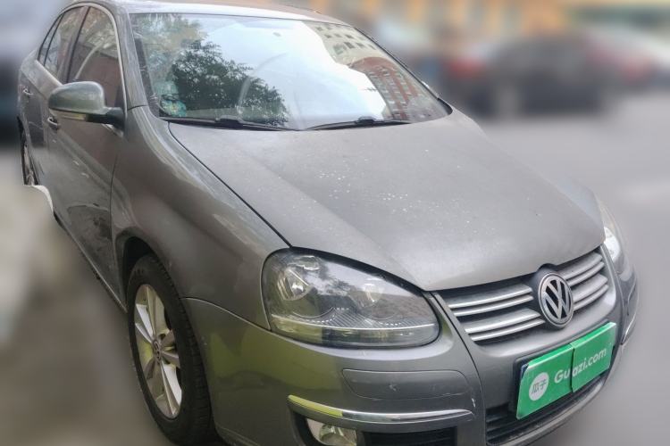 Used Volkswagen Sagitar 2011 1.4 TSI Automatic Tech Model Front Right 45 Deg