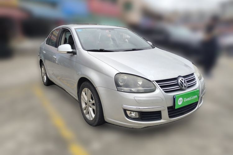 Used Volkswagen Sagitar 2011 1.4 TSI Automatic Tech Model Front Right 45 Deg
