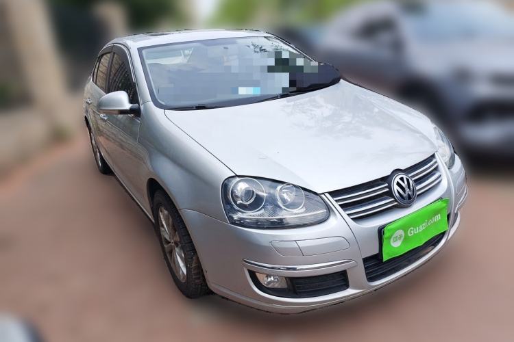 Used Volkswagen Sagitar 2011 1.6L Automatic Special Edition Front Right 45 Deg