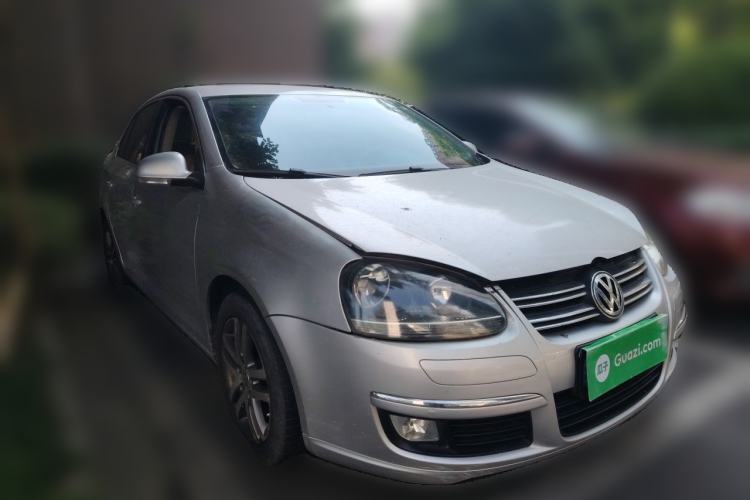 Used Volkswagen Sagitar 2011 1.6L Manual Comfort Version Front Right 45 Deg