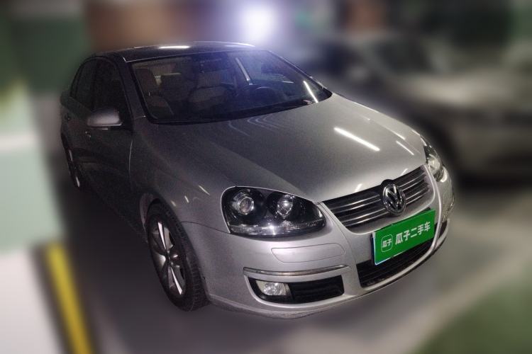 Used Volkswagen Sagitar 2011 1.4 TSI Automatic Tech Model Front Right 45 Deg