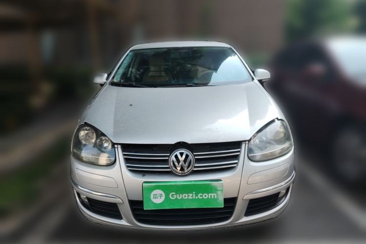 Used Volkswagen Sagitar 2011 1.6L Manual Comfort Version Front