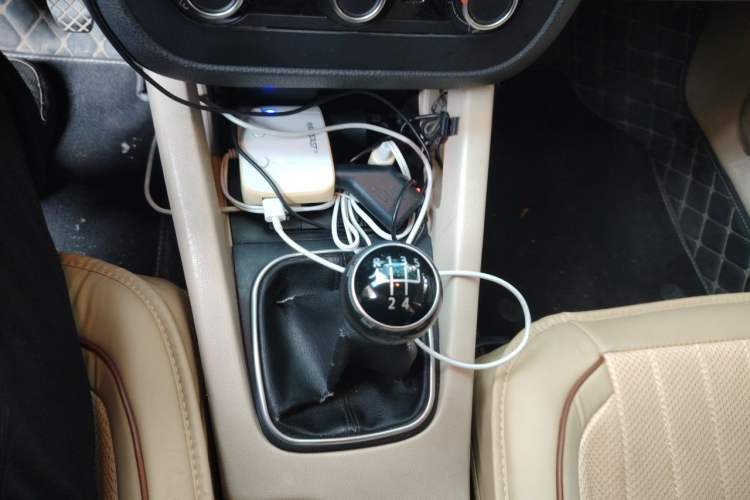 Used Volkswagen Sagitar 2011 1.6L Manual Comfort Version Gear Lever