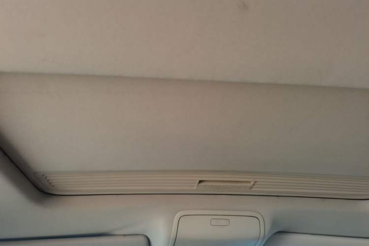 Used Volkswagen Sagitar 2011 1.6L Automatic Special Edition Headliner