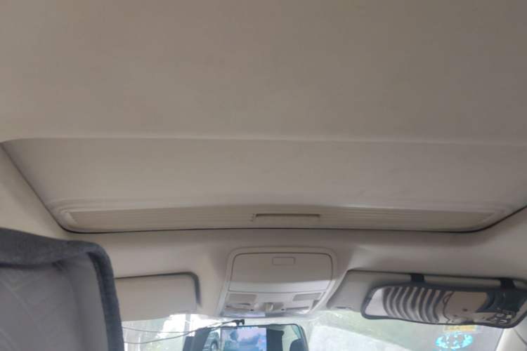 Used Volkswagen Sagitar 2011 1.6L Manual Comfort Version Headliner