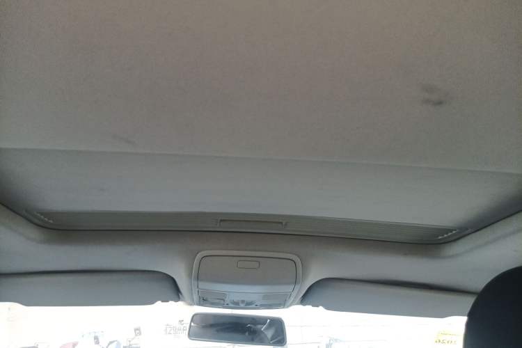Used Volkswagen Sagitar 2011 1.6L Automatic Comfort Edition Headliner