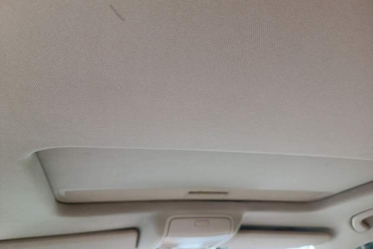 Used Volkswagen Sagitar 2011 1.4 TSI Automatic Luxury Edition Headliner