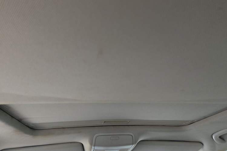 Used Volkswagen Sagitar 2011 1.4 TSI Manual Luxury Edition Headliner