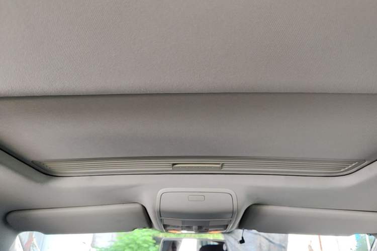 Used Volkswagen Sagitar 2011 1.6L Automatic Comfort Edition Headliner