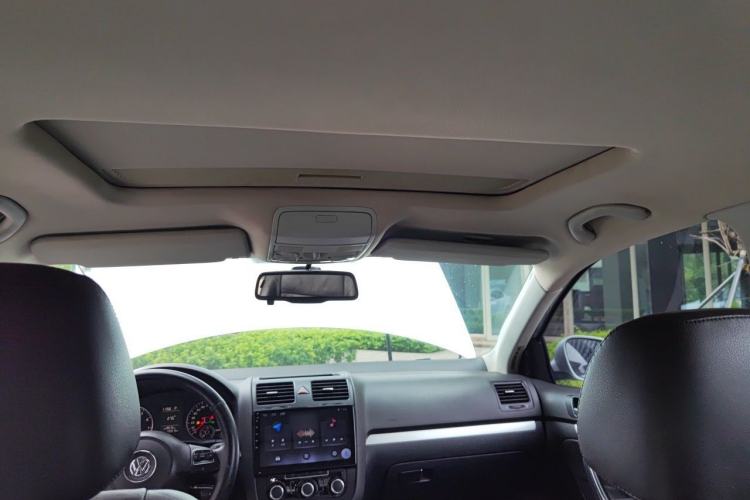 Used Volkswagen Sagitar 2011 1.6L Automatic Special Edition Headliner