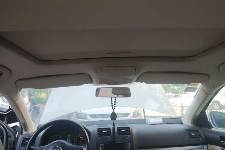 Used Volkswagen Sagitar 2011 1.4 TSI Manual Luxury Edition Headliner