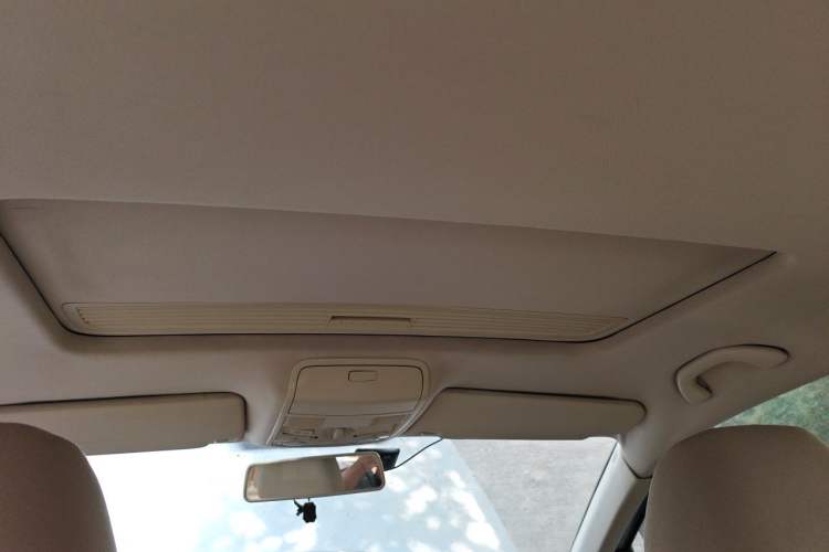 Used Volkswagen Sagitar 2011 1.4 TSI Manual Tech Model Headliner