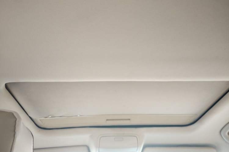 Used Volkswagen Sagitar 2011 1.6L Manual Comfort Version Headliner