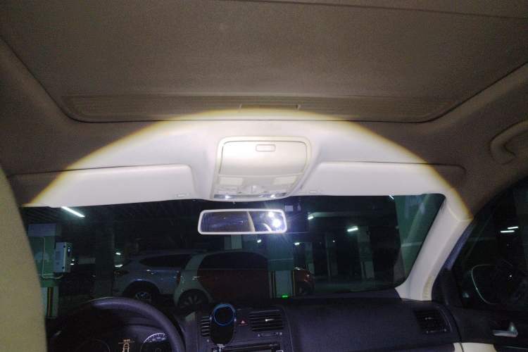 Used Volkswagen Sagitar 2011 1.4 TSI Automatic Tech Model Headliner