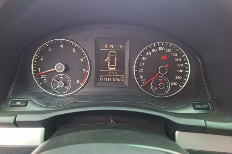 Used Volkswagen Sagitar 2011 1.4 TSI Automatic Tech Model Instrument Cluster