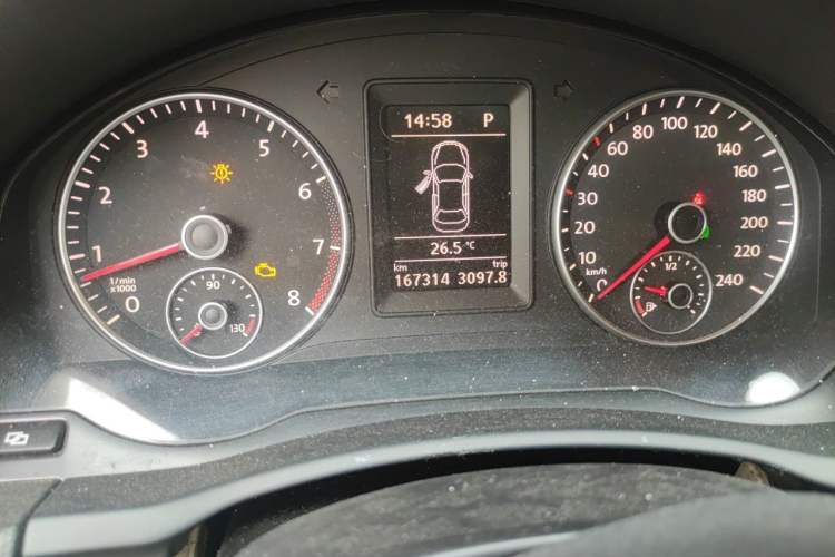 Used Volkswagen Sagitar 2011 1.6L Automatic Special Edition Instrument Cluster