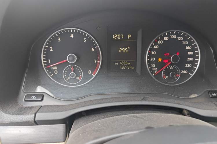 Used Volkswagen Sagitar 2011 1.6L Automatic Special Edition Instrument Cluster