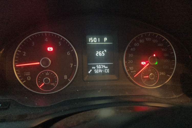 Used Volkswagen Sagitar 2011 1.6L Automatic Special Edition Instrument Cluster