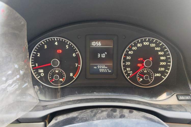Used Volkswagen Sagitar 2011 1.6L Manual Comfort Version Instrument Cluster