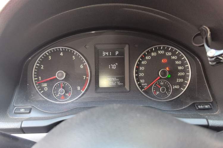 Used Volkswagen Sagitar 2011 1.6L Automatic Comfort Edition Instrument Cluster