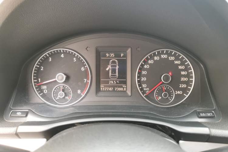 Used Volkswagen Sagitar 2011 1.4 TSI Automatic Luxury Edition Instrument Cluster